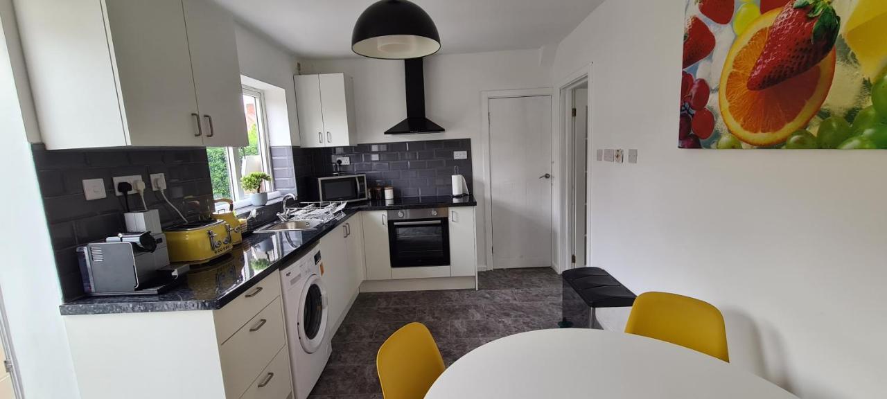 Cosy 3-Bedroom House In Aspley Nottingham Exterior foto